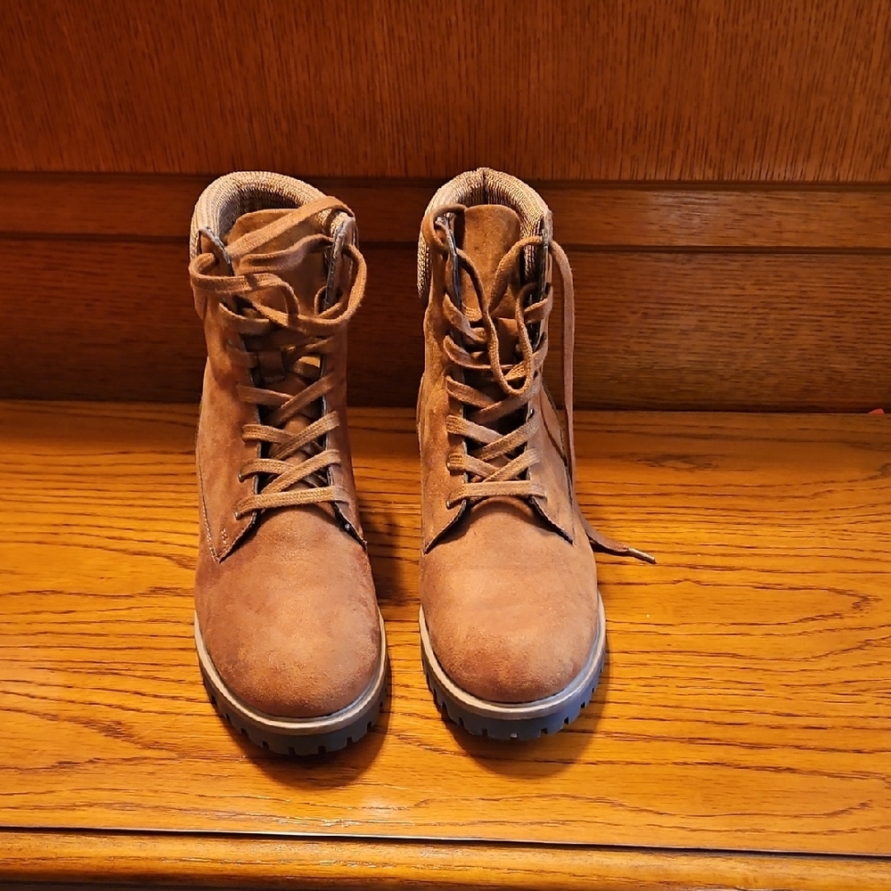 Women's Lace Up Tan Boots